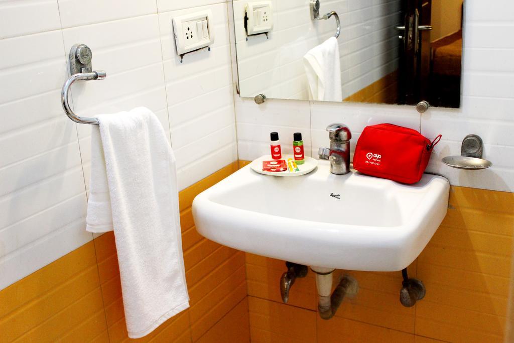 Oyo 528 Hotel Neptune Residency Hotel